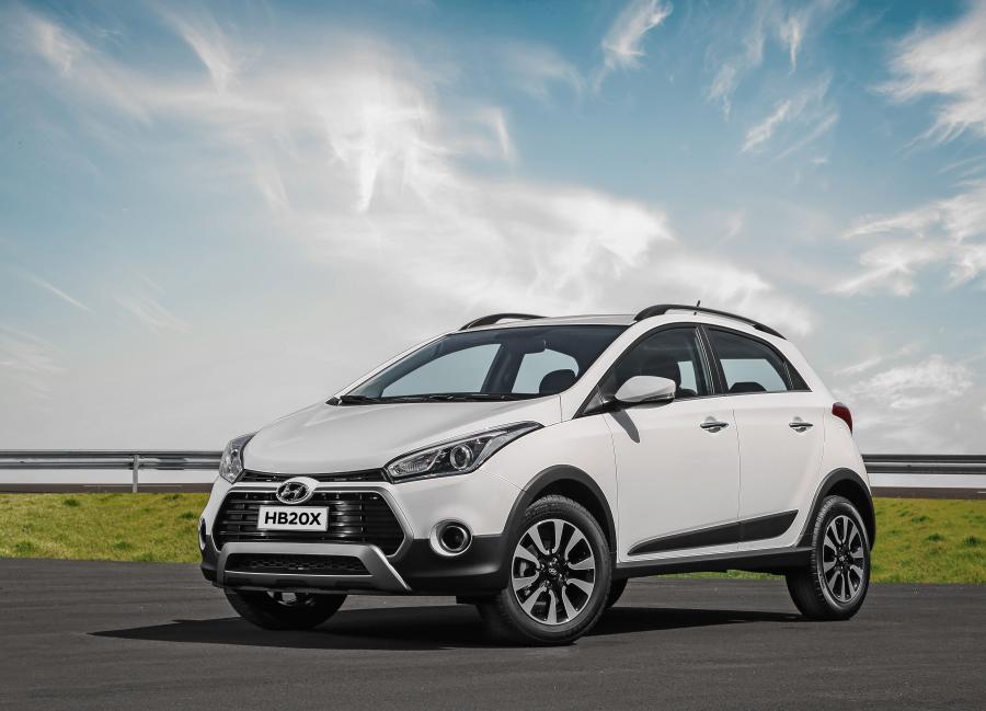  Hyundai HB20X 2015 года  (фото 1 из 25)